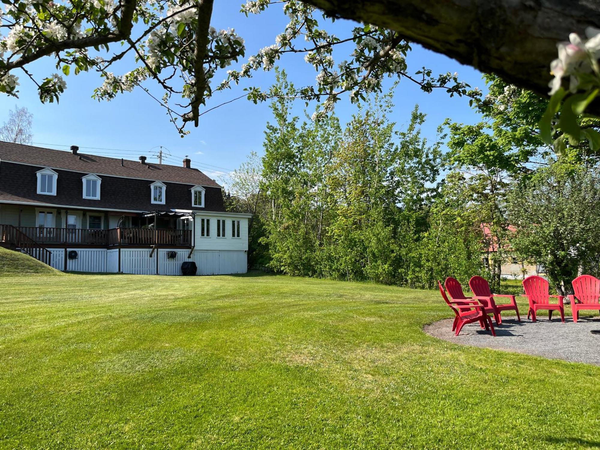 Petite Plaisance Appartements La Malbaie Extérieur photo